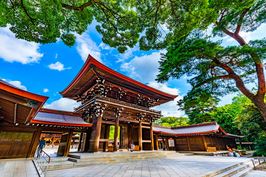 Meiji Jingu Shrine in Tokyo, a historic Shinto shrine surrounded by a peaceful forest near Harajuku