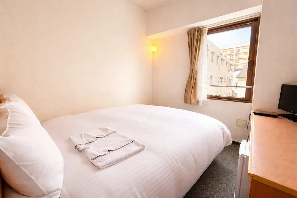 comfortable double room at sakura hotel hatagaya